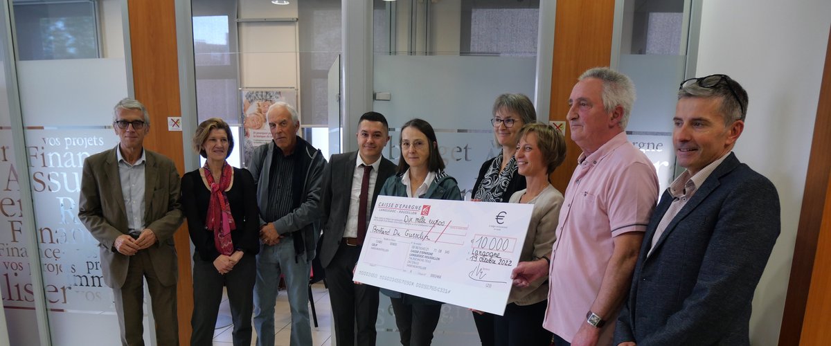 , La Caisse d’épargne de Langogne remet un chèque aux Genêts d’or