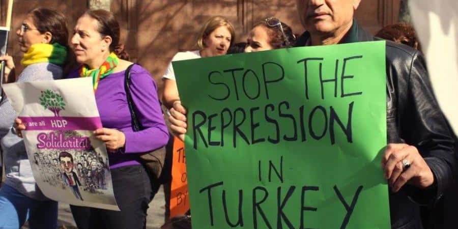 Politique-de-gauche-Ne-touchez-pas-au-HDP-en-Turquie